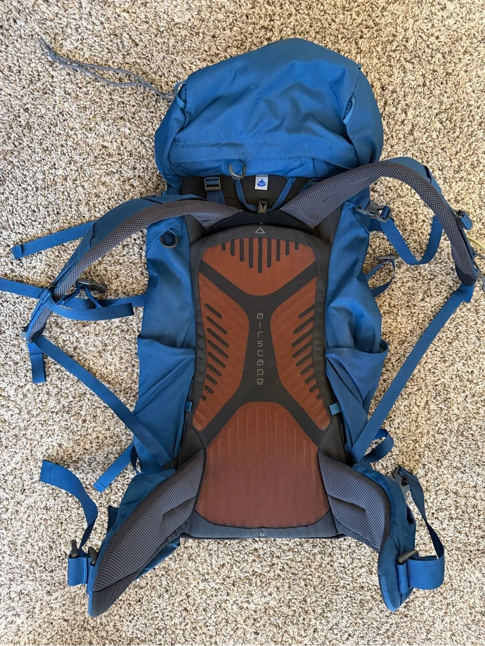 Osprey Kestrel 38 Liter Backpack w/Reservoir Loch Blue, Small/Medium